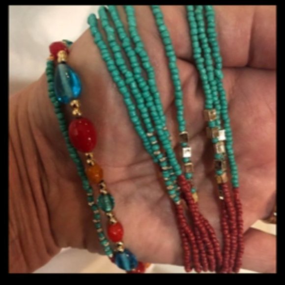 Multicolor Beaded Necklace - Picture 4 of 6
